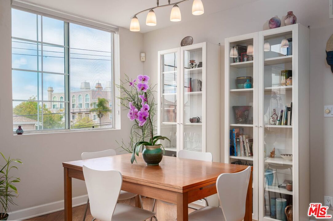 7033 La Tijera Blvd Unit: H201