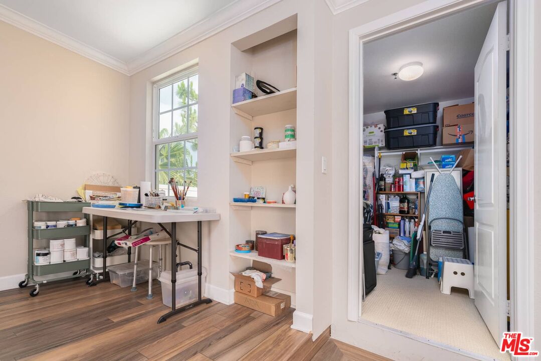 7033 La Tijera Blvd Unit: H201