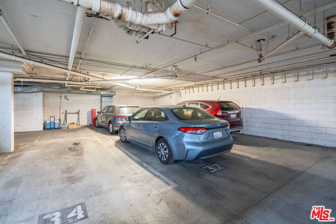 7033 La Tijera Blvd Unit: H201