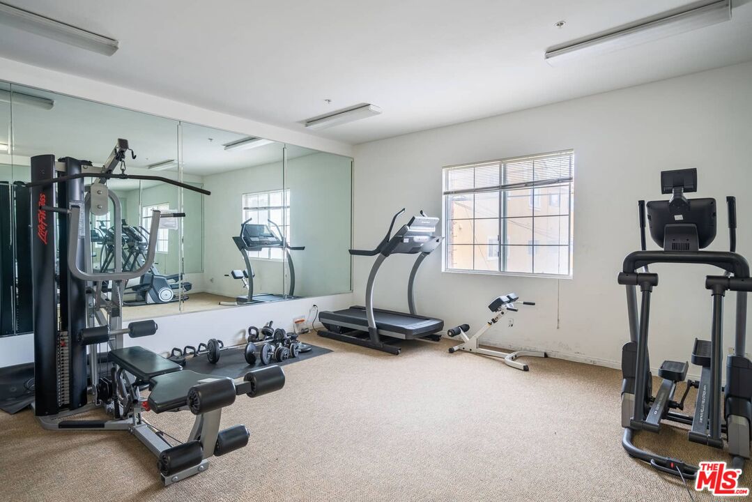 7033 La Tijera Blvd Unit: H201