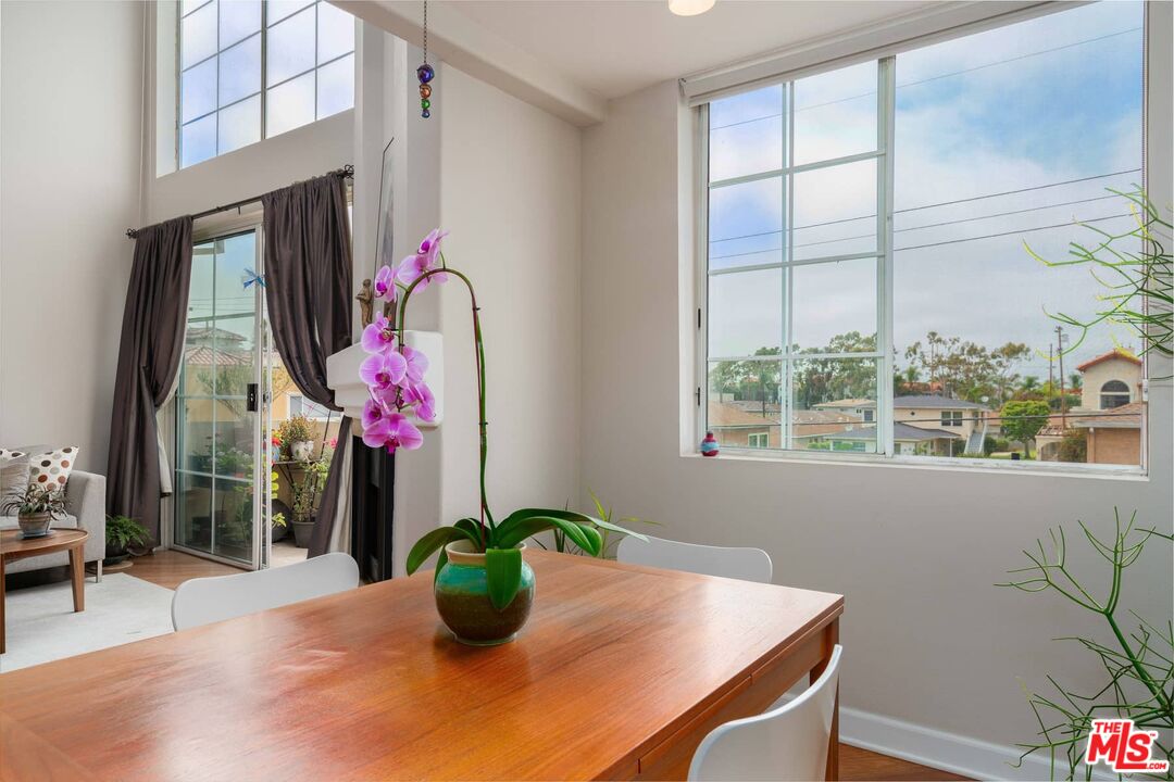 7033 La Tijera Blvd Unit: H201