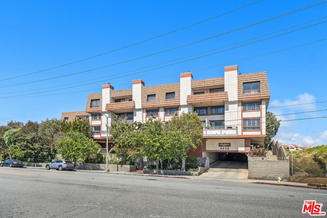 8828 Pershing Dr Unit: 304