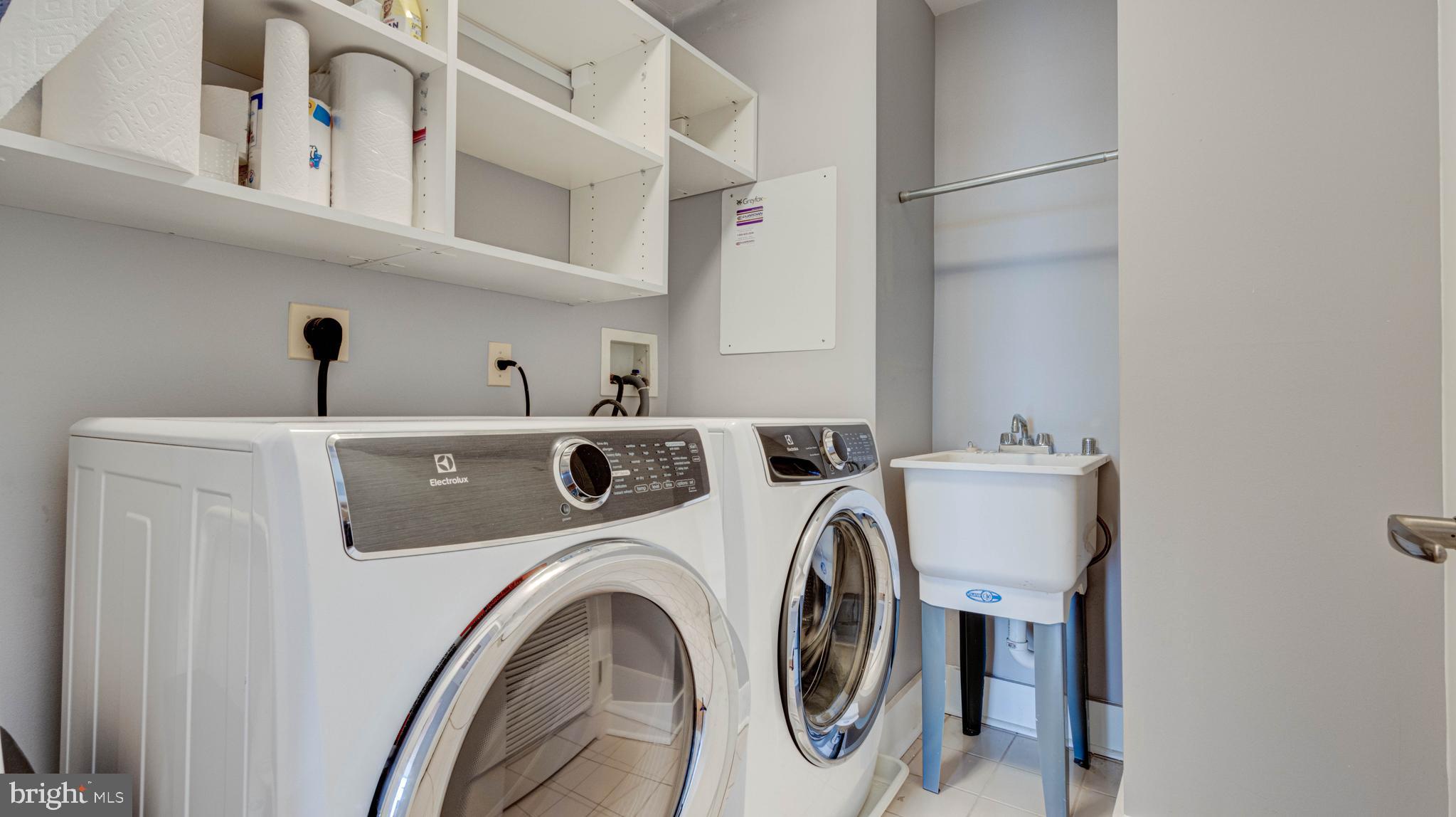 1400 LANCASTER STREET 901