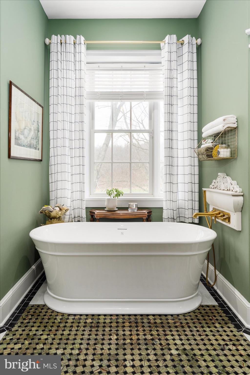 828 FEDERAL HILL ROAD