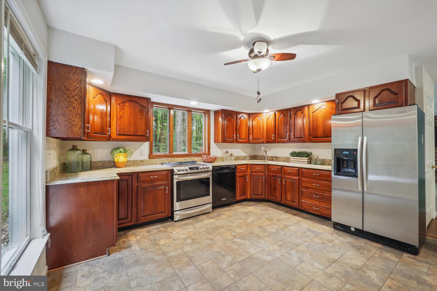 2425 WOOD STREAM COURT