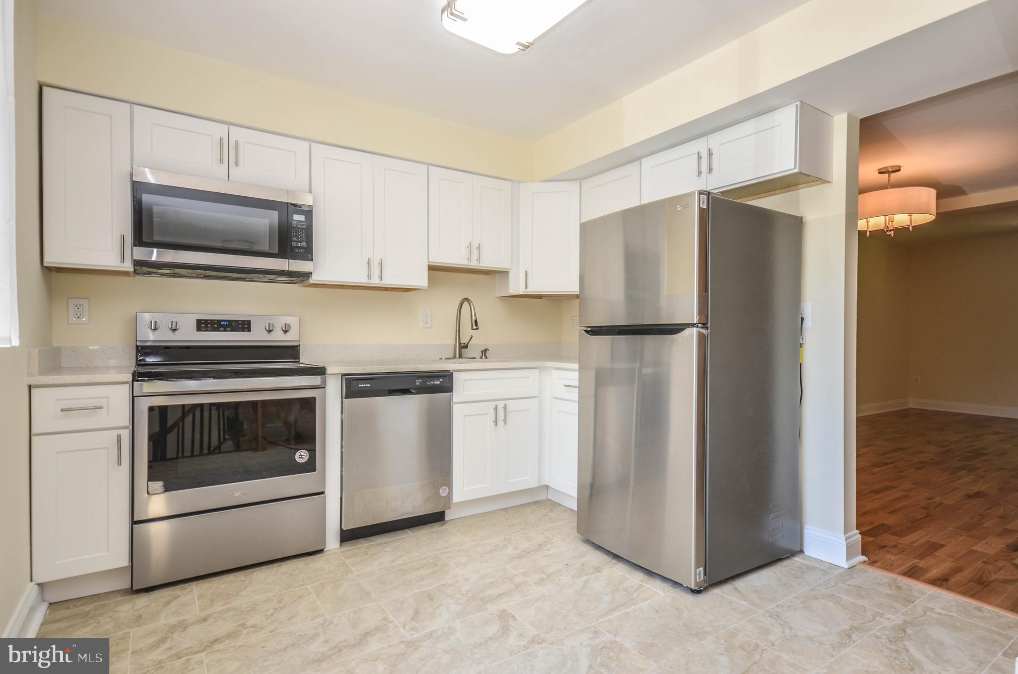 7447 HICKORY LOG CIRCLE
