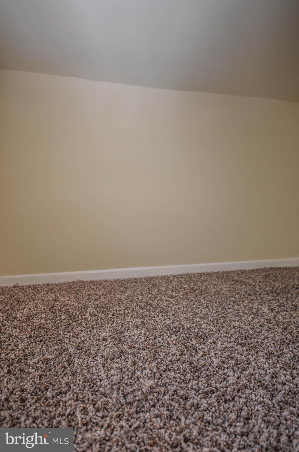 7447 HICKORY LOG CIRCLE