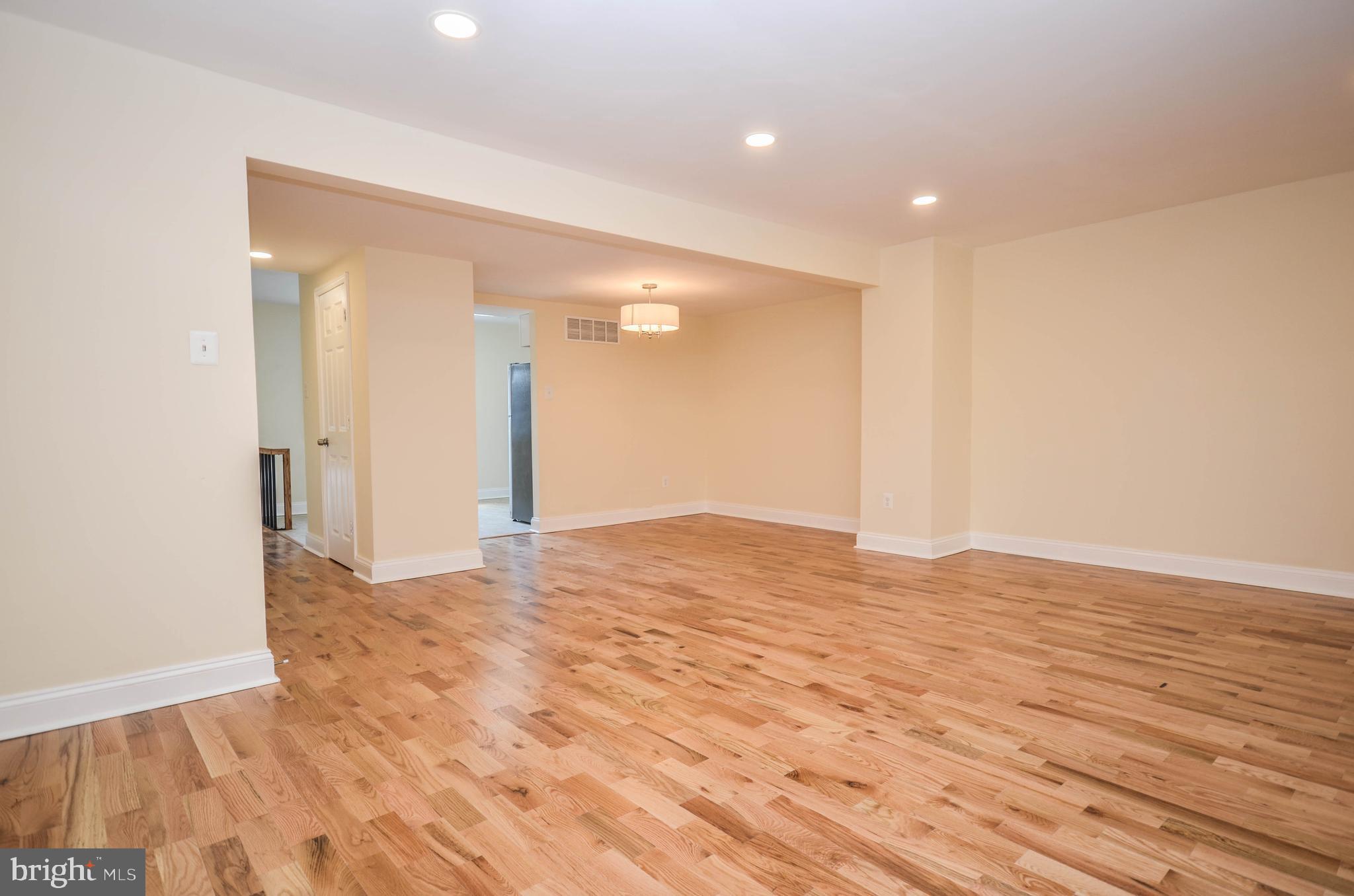 7447 HICKORY LOG CIRCLE