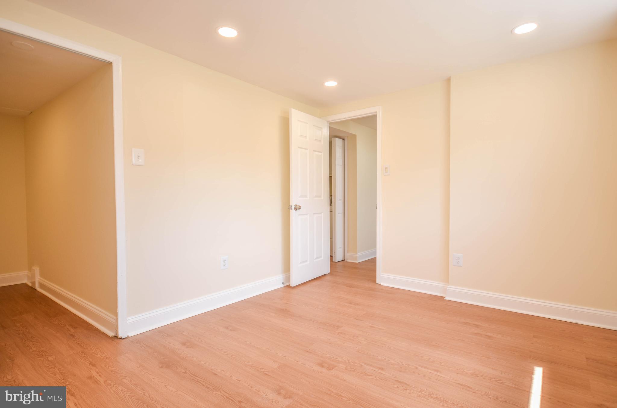 7447 HICKORY LOG CIRCLE