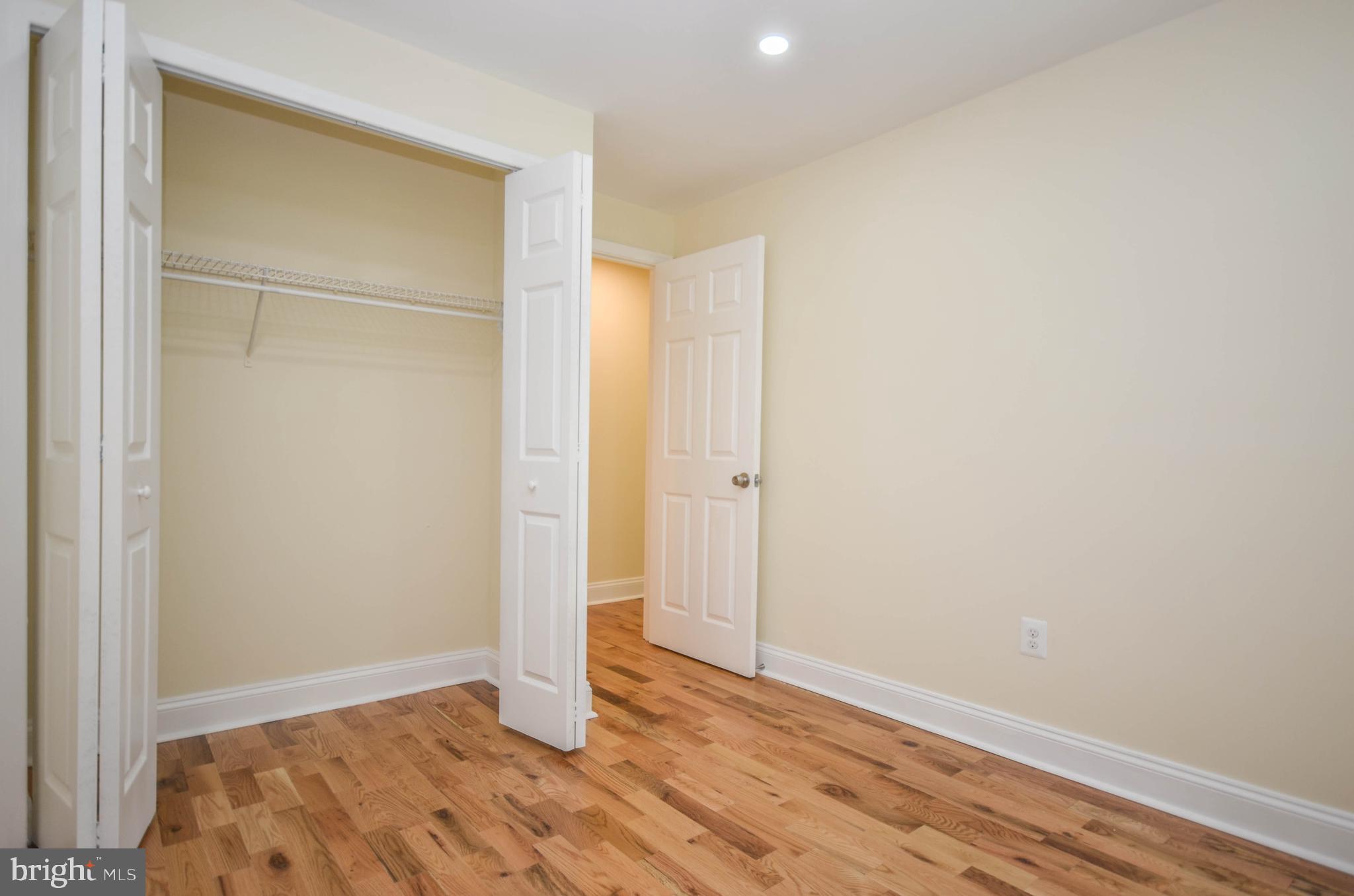 7447 HICKORY LOG CIRCLE