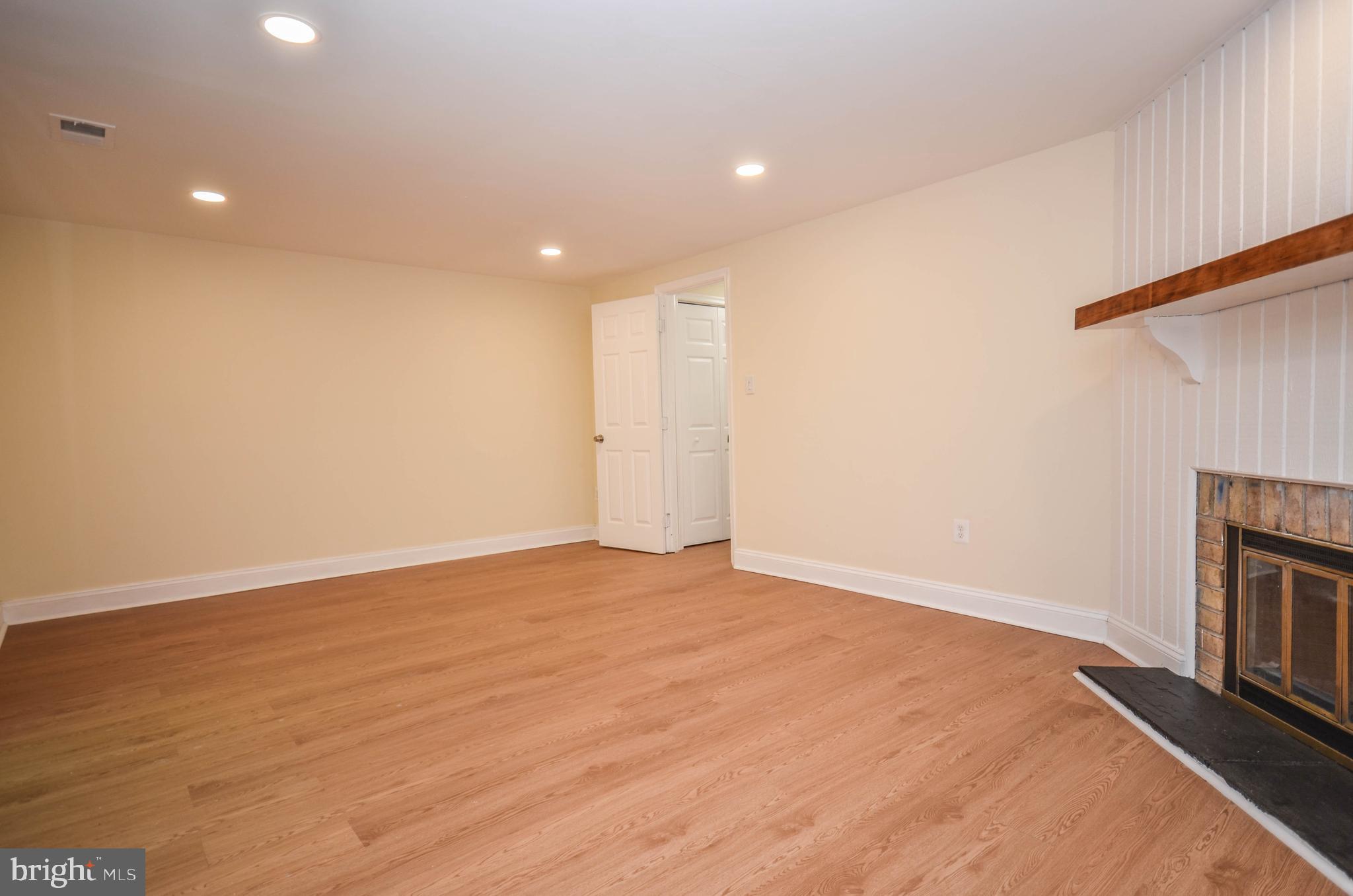 7447 HICKORY LOG CIRCLE