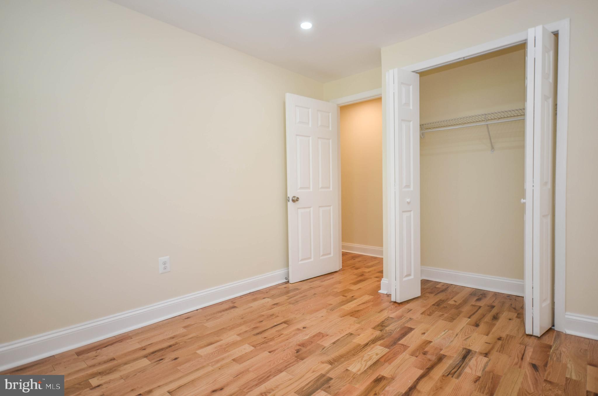 7447 HICKORY LOG CIRCLE