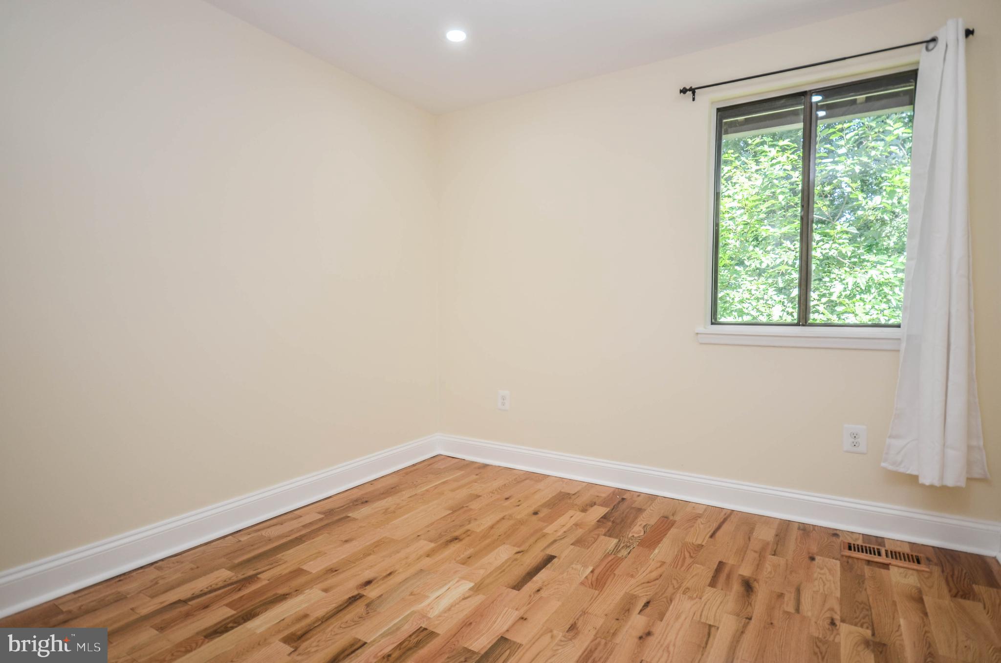 7447 HICKORY LOG CIRCLE
