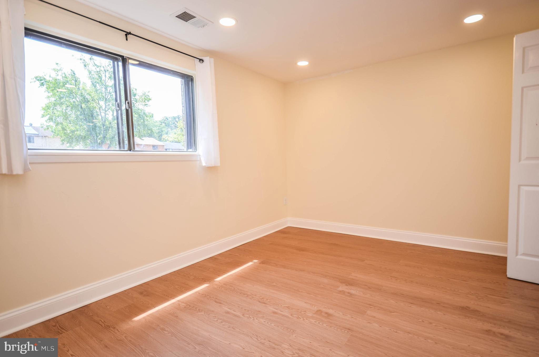 7447 HICKORY LOG CIRCLE