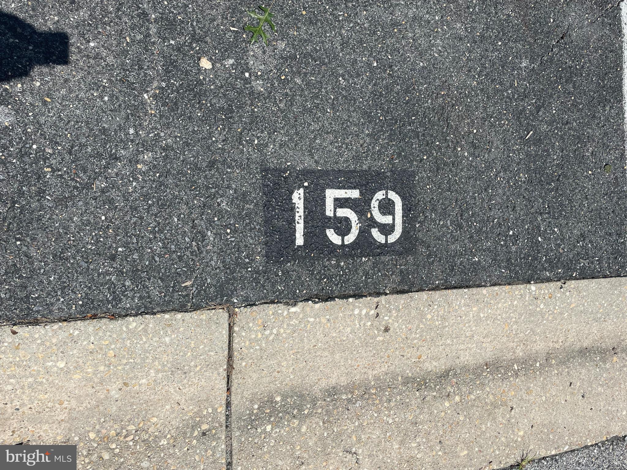 7447 HICKORY LOG CIRCLE