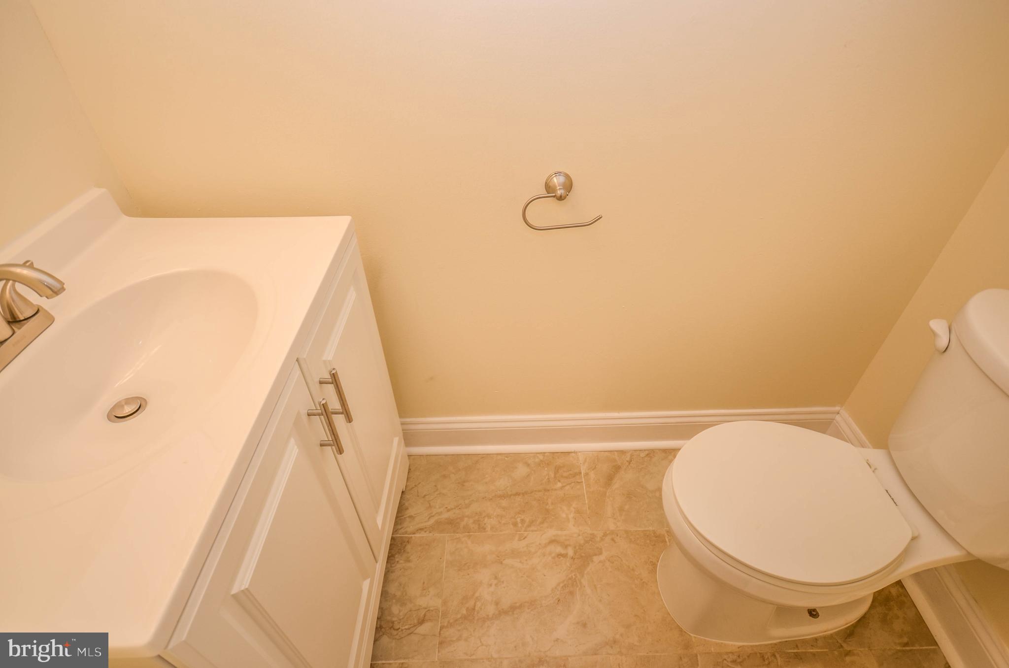 7447 HICKORY LOG CIRCLE