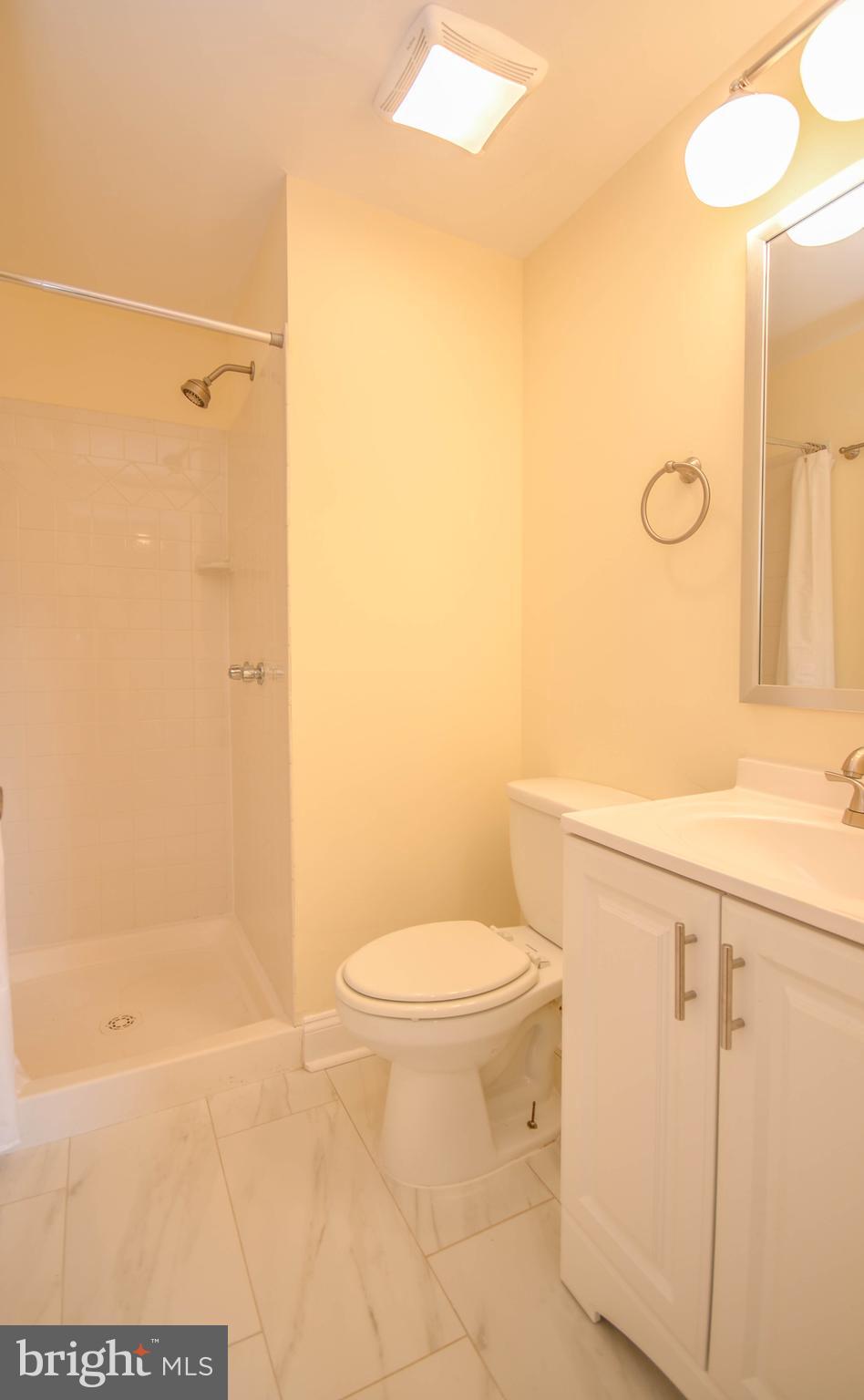 7447 HICKORY LOG CIRCLE