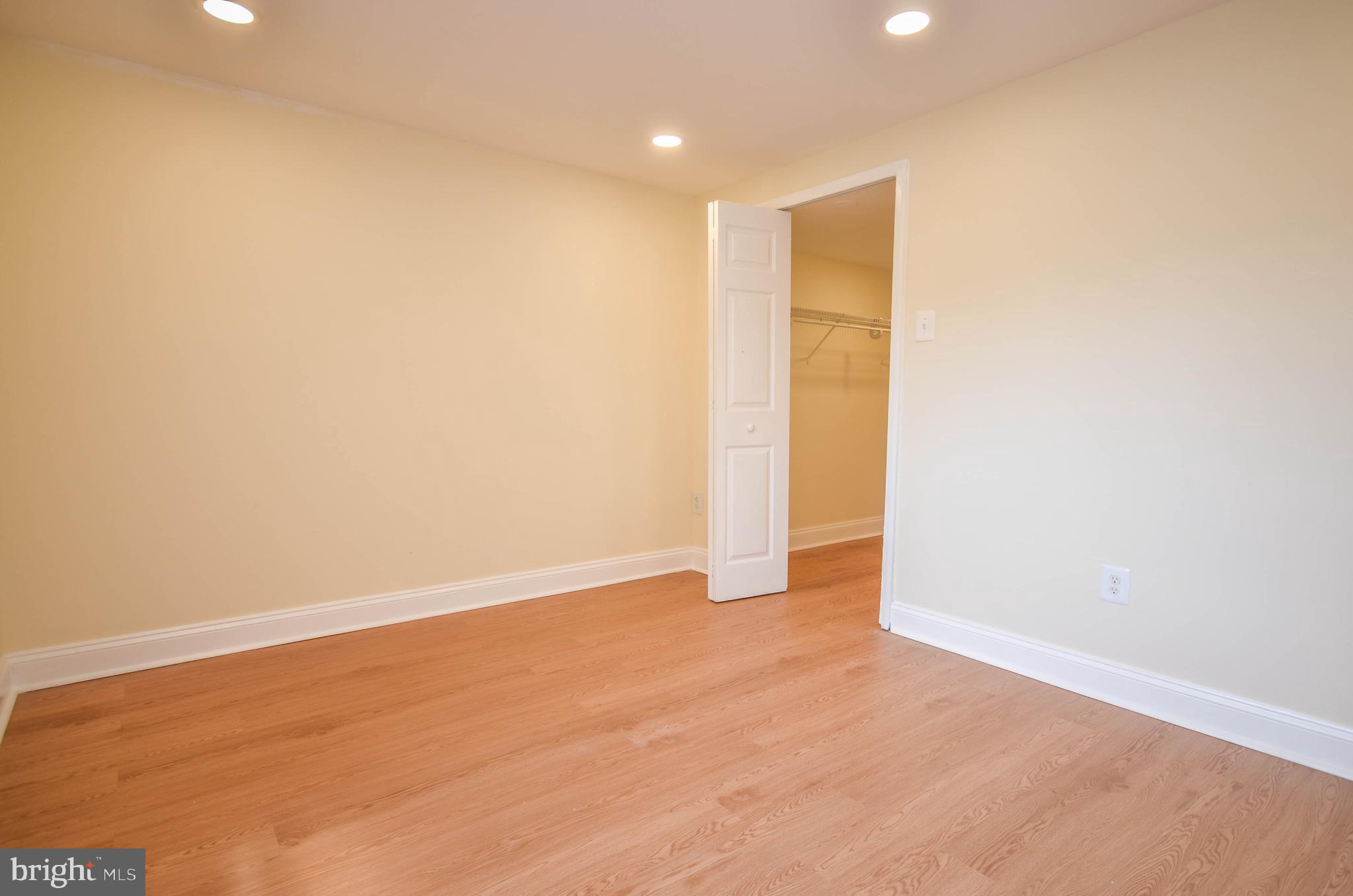 7447 HICKORY LOG CIRCLE