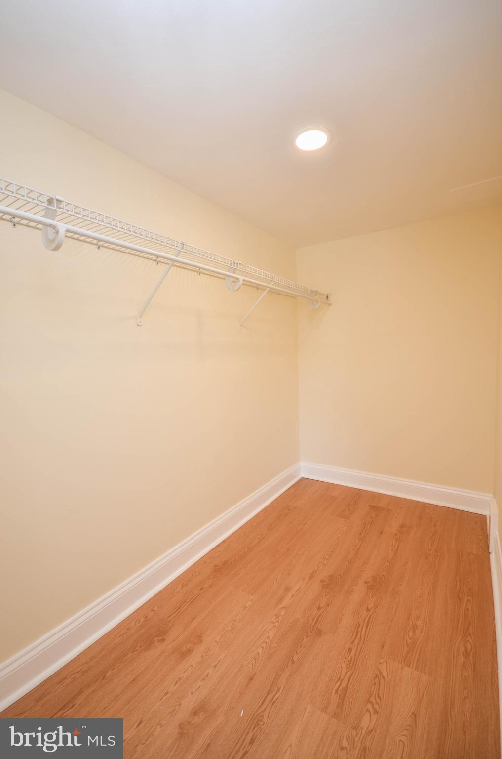 7447 HICKORY LOG CIRCLE