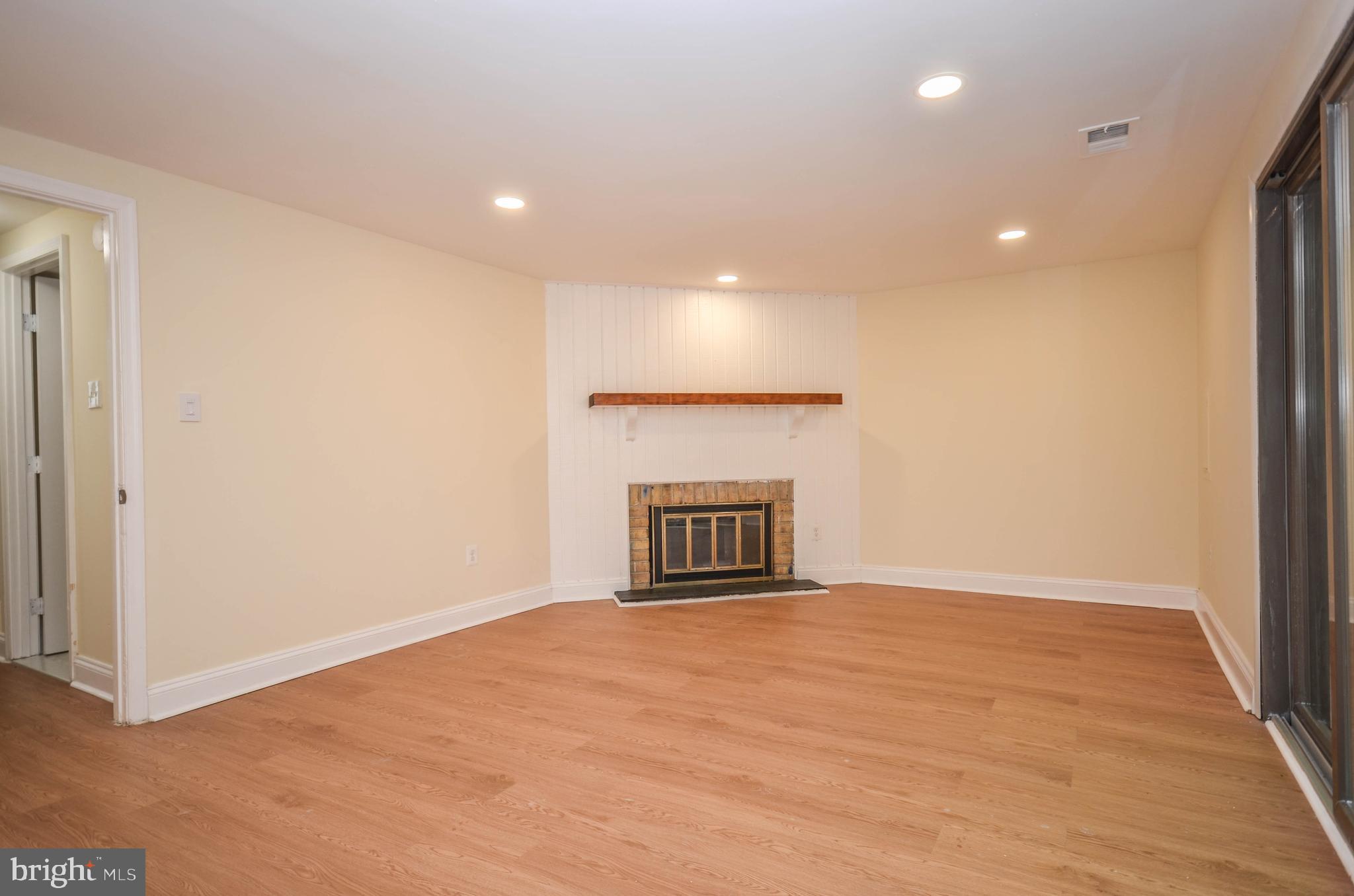 7447 HICKORY LOG CIRCLE