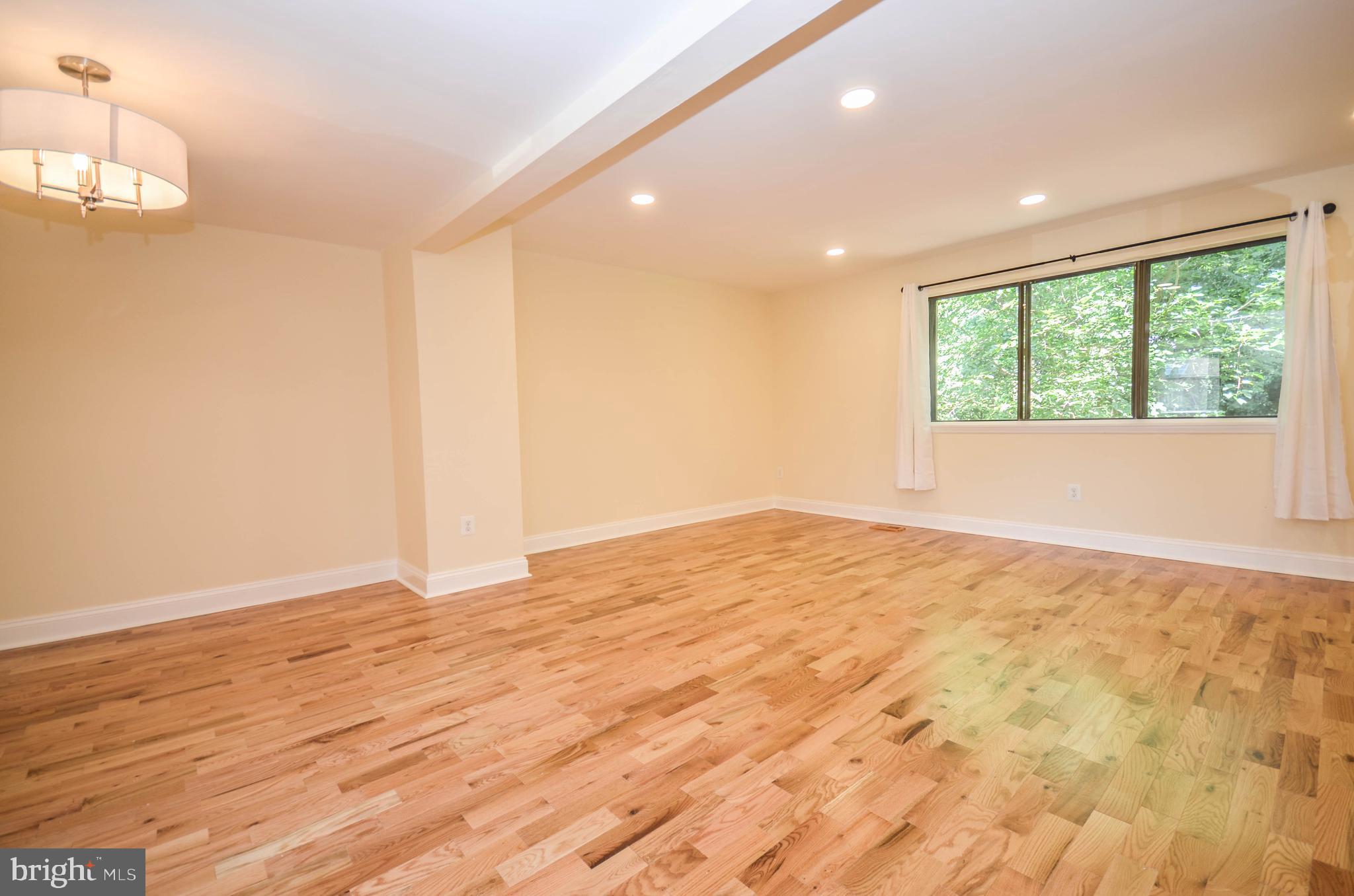 7447 HICKORY LOG CIRCLE