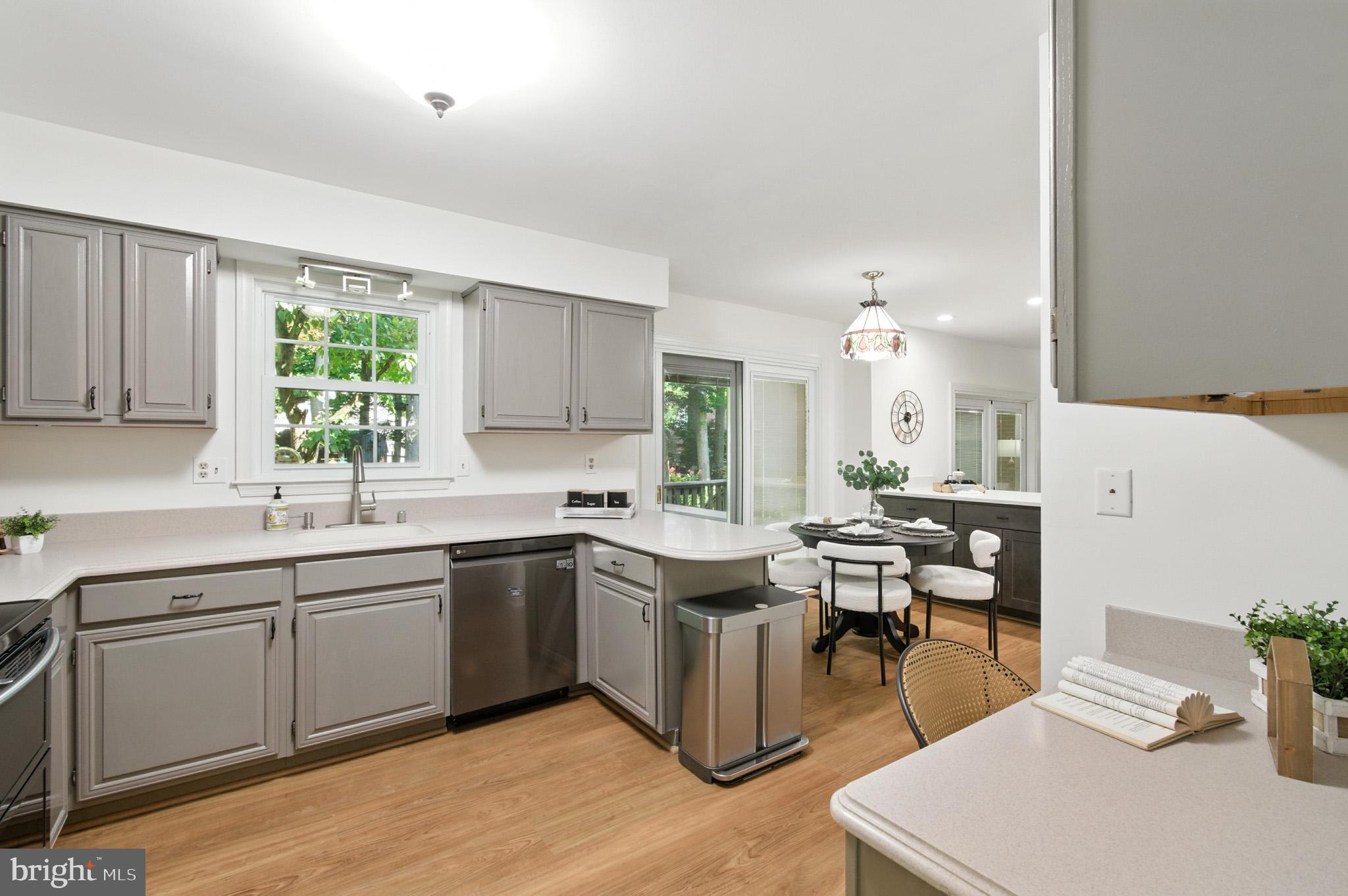 6030 WATCH CHAIN WAY