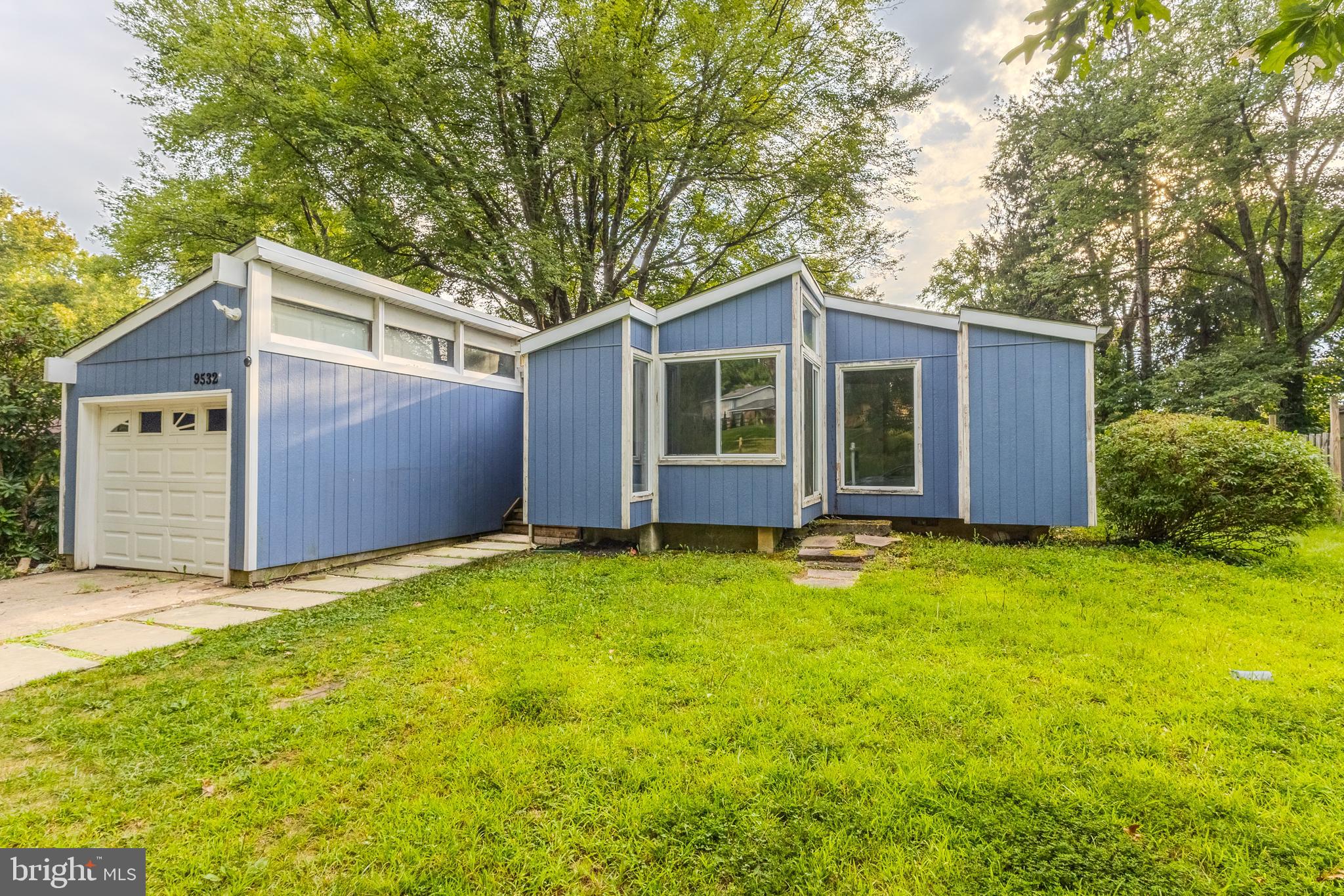 9532 WANDERING WAY
