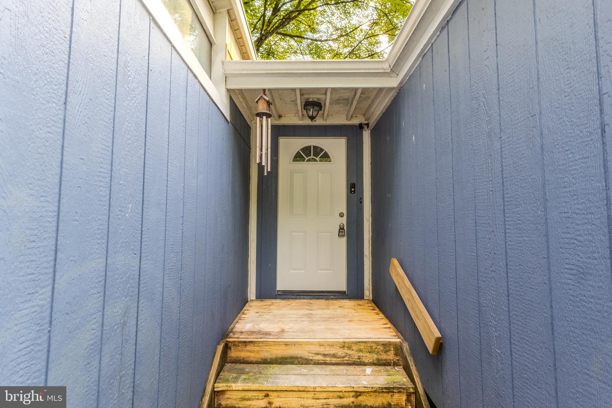 9532 WANDERING WAY