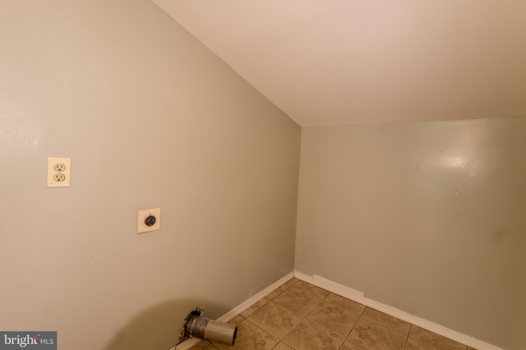 9532 WANDERING WAY