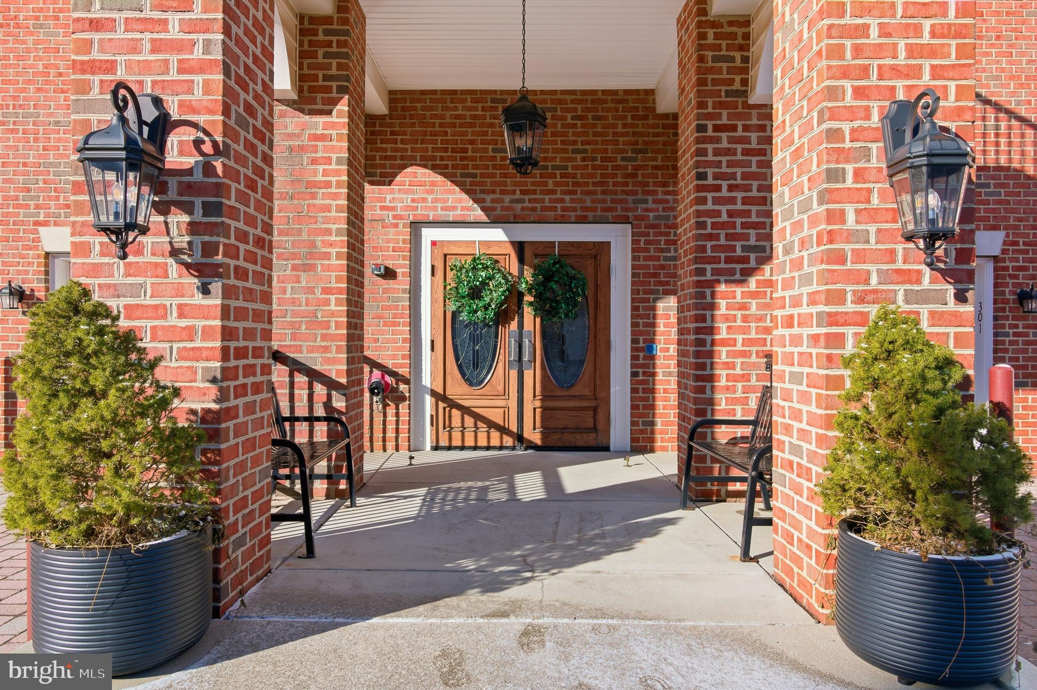 6150 SHADYWOOD ROAD 401