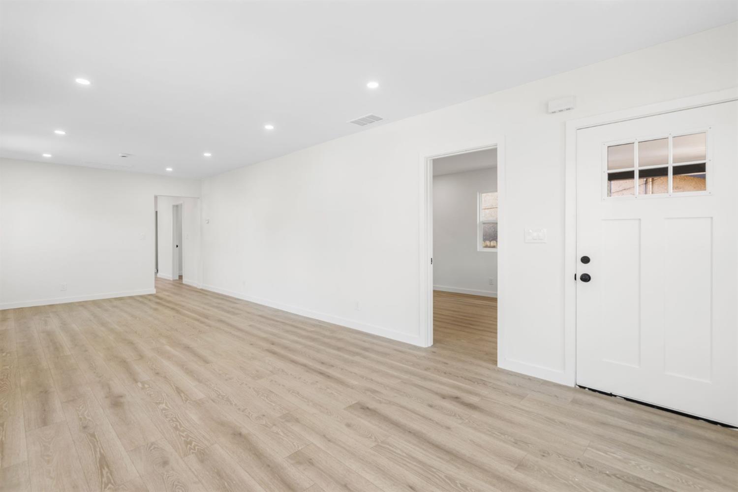 2761 Santa Clara Way