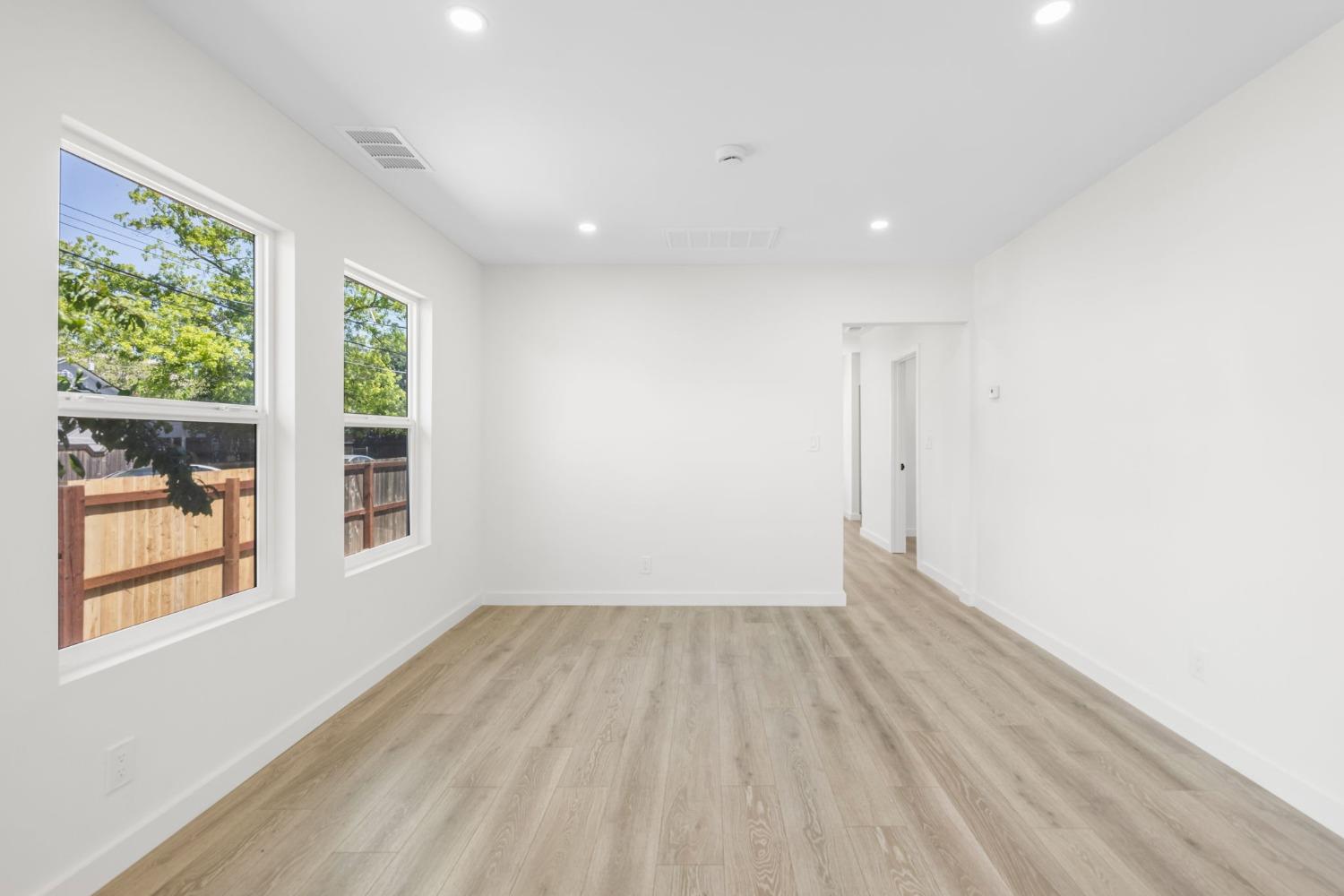 2761 Santa Clara Way