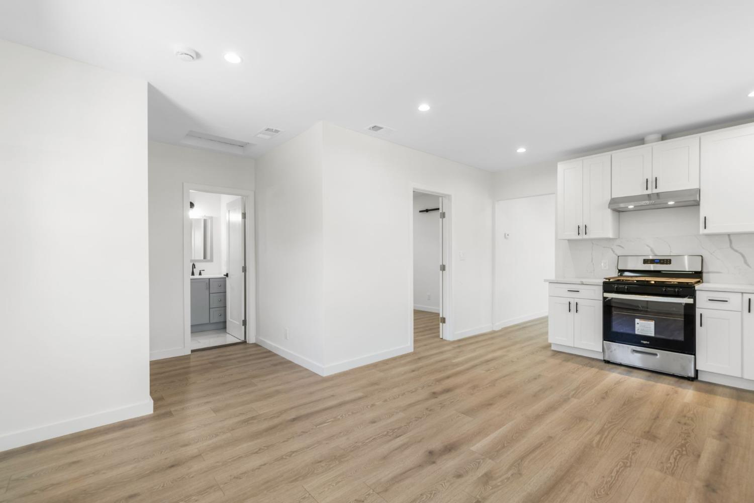 2761 Santa Clara Way