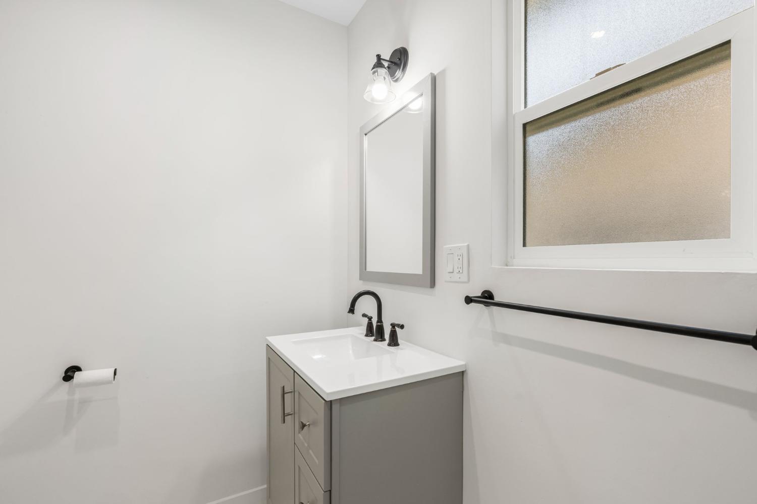 2761 Santa Clara Way