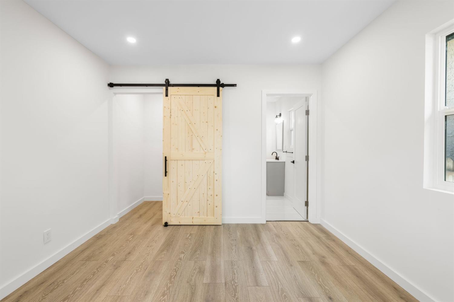 2761 Santa Clara Way