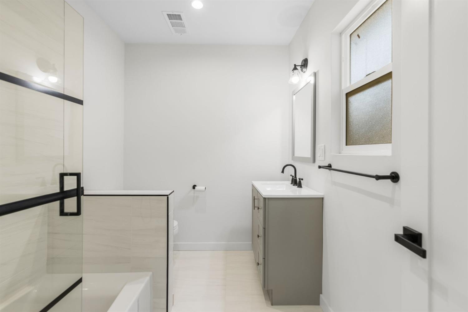 2761 Santa Clara Way