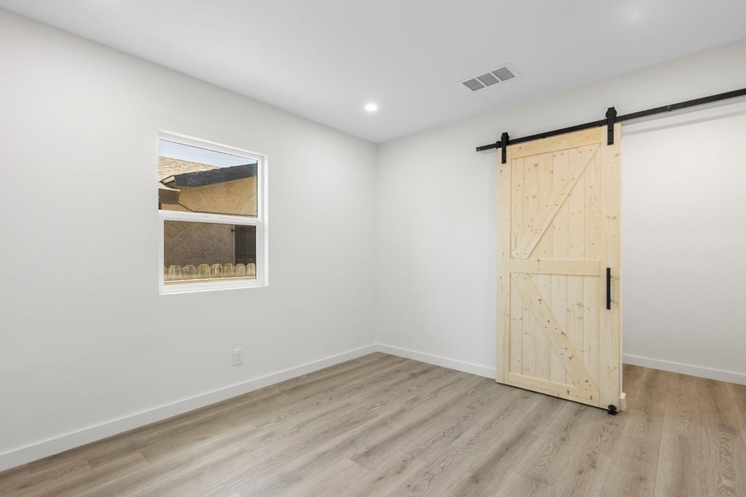 2761 Santa Clara Way