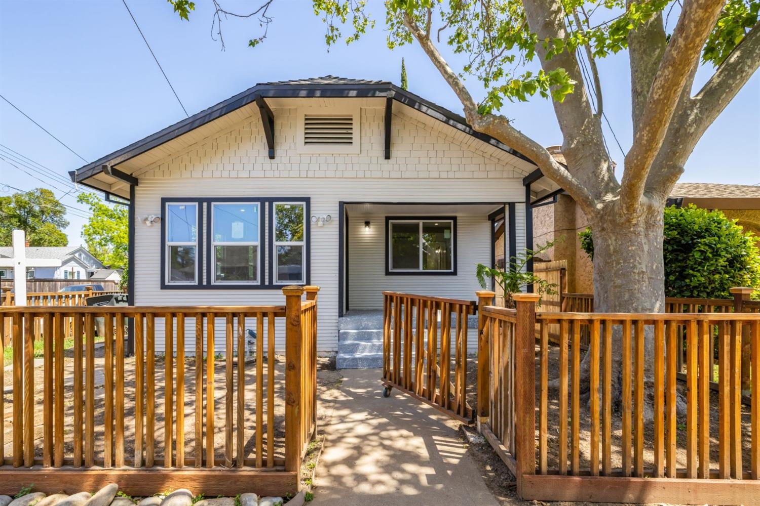 2761 Santa Clara Way