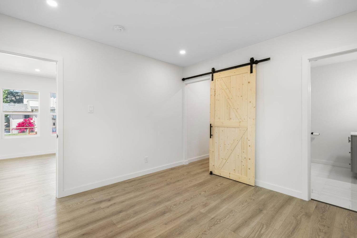 2761 Santa Clara Way