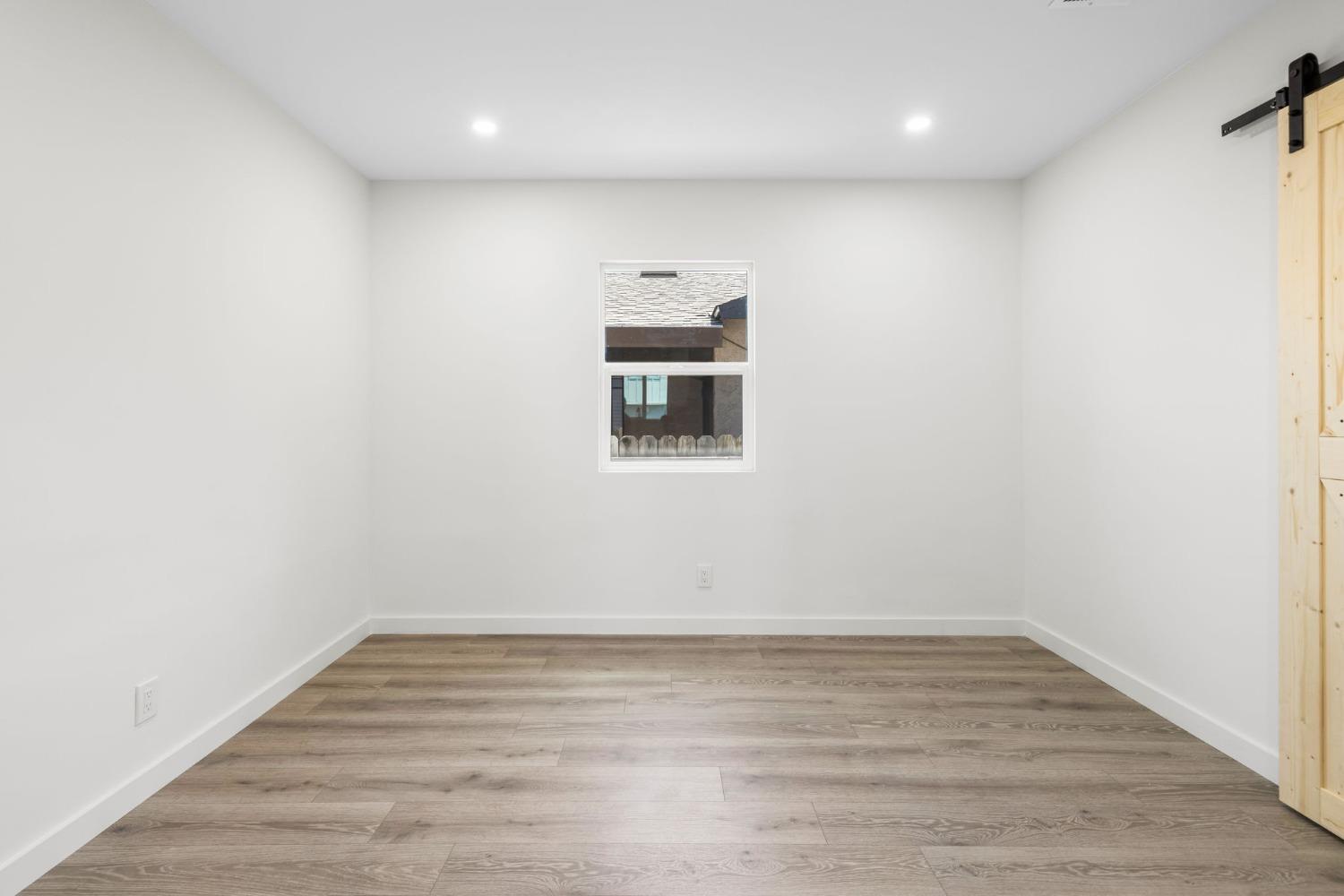 2761 Santa Clara Way
