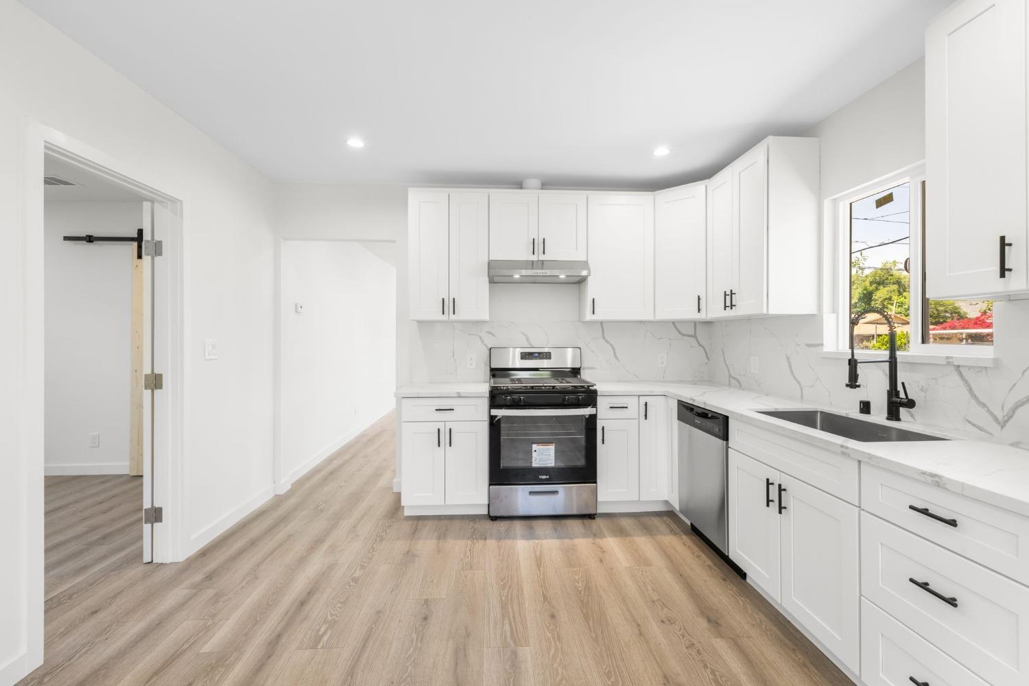 2761 Santa Clara Way