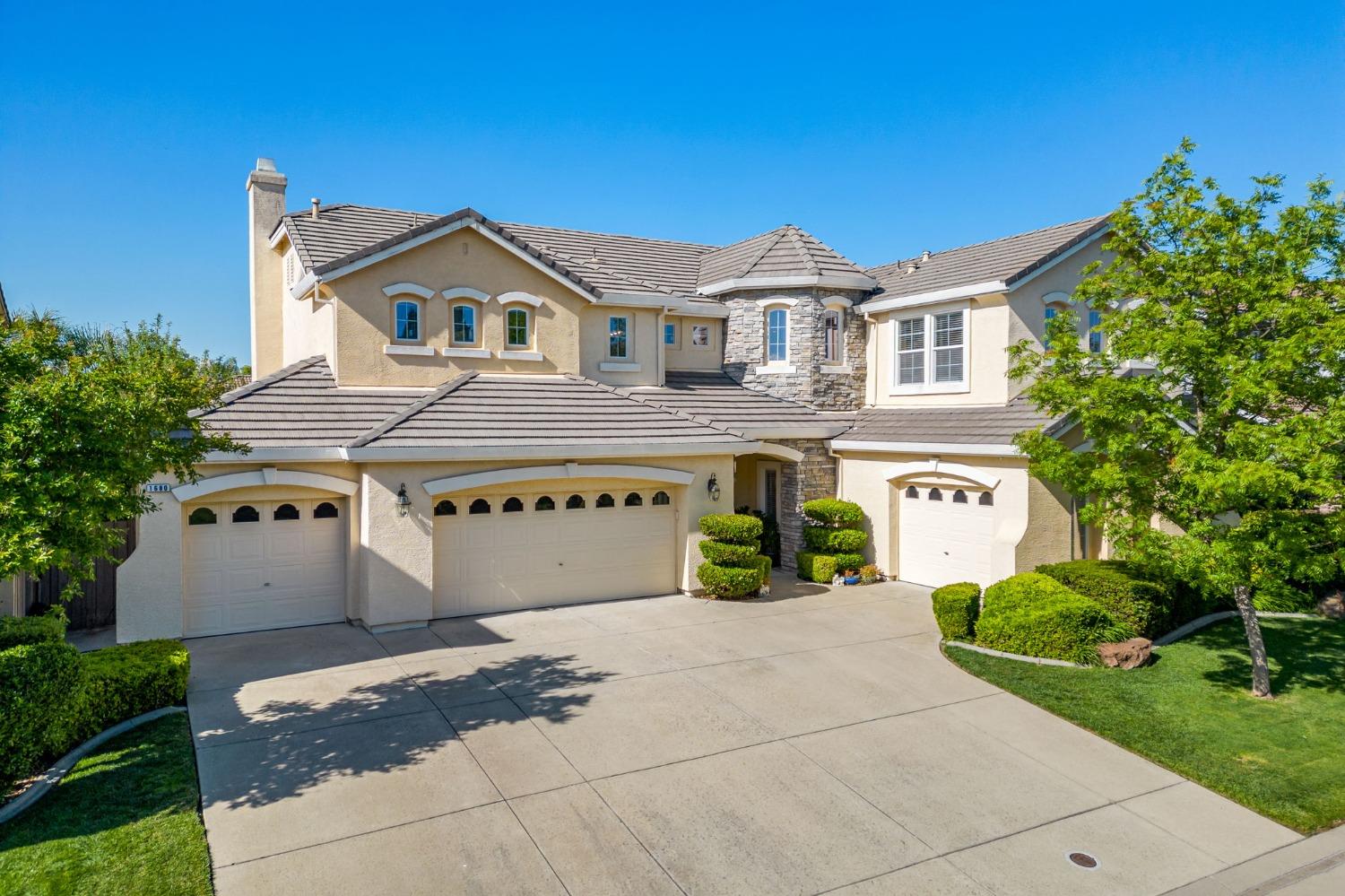 1680 Baroness Way