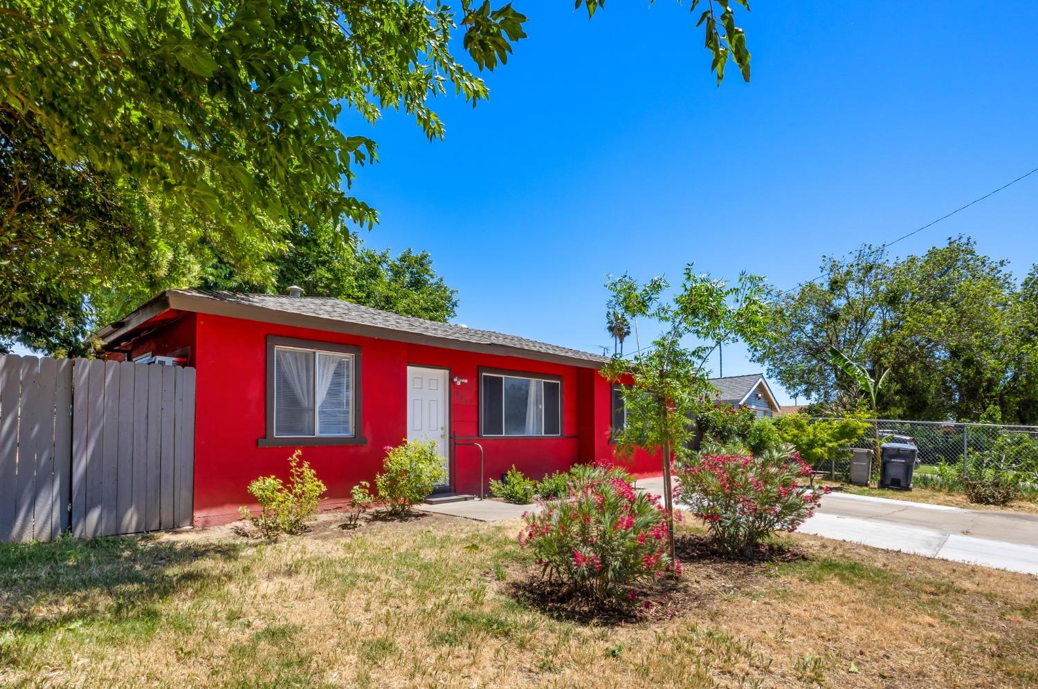 422 Arcade Boulevard