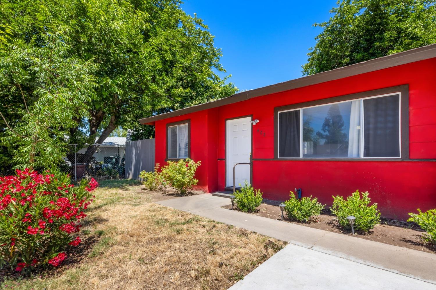 422 Arcade Boulevard