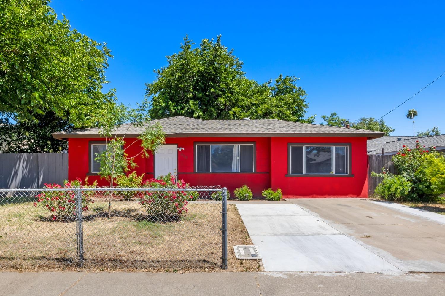 422 Arcade Boulevard