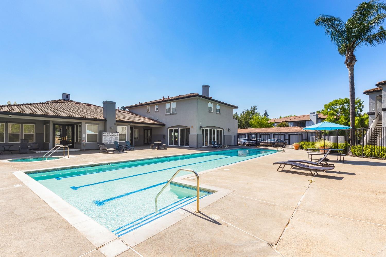 5201 Laguna Oaks Drive 200