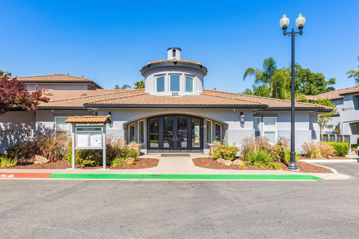 5201 Laguna Oaks Drive 200