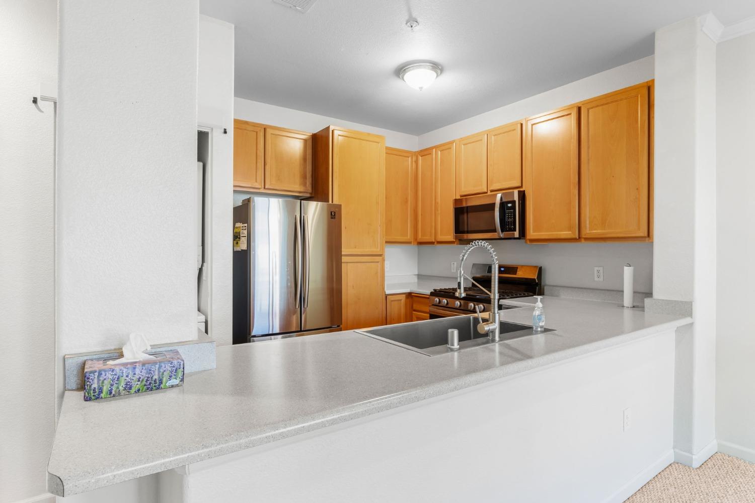 5201 Laguna Oaks Drive 200