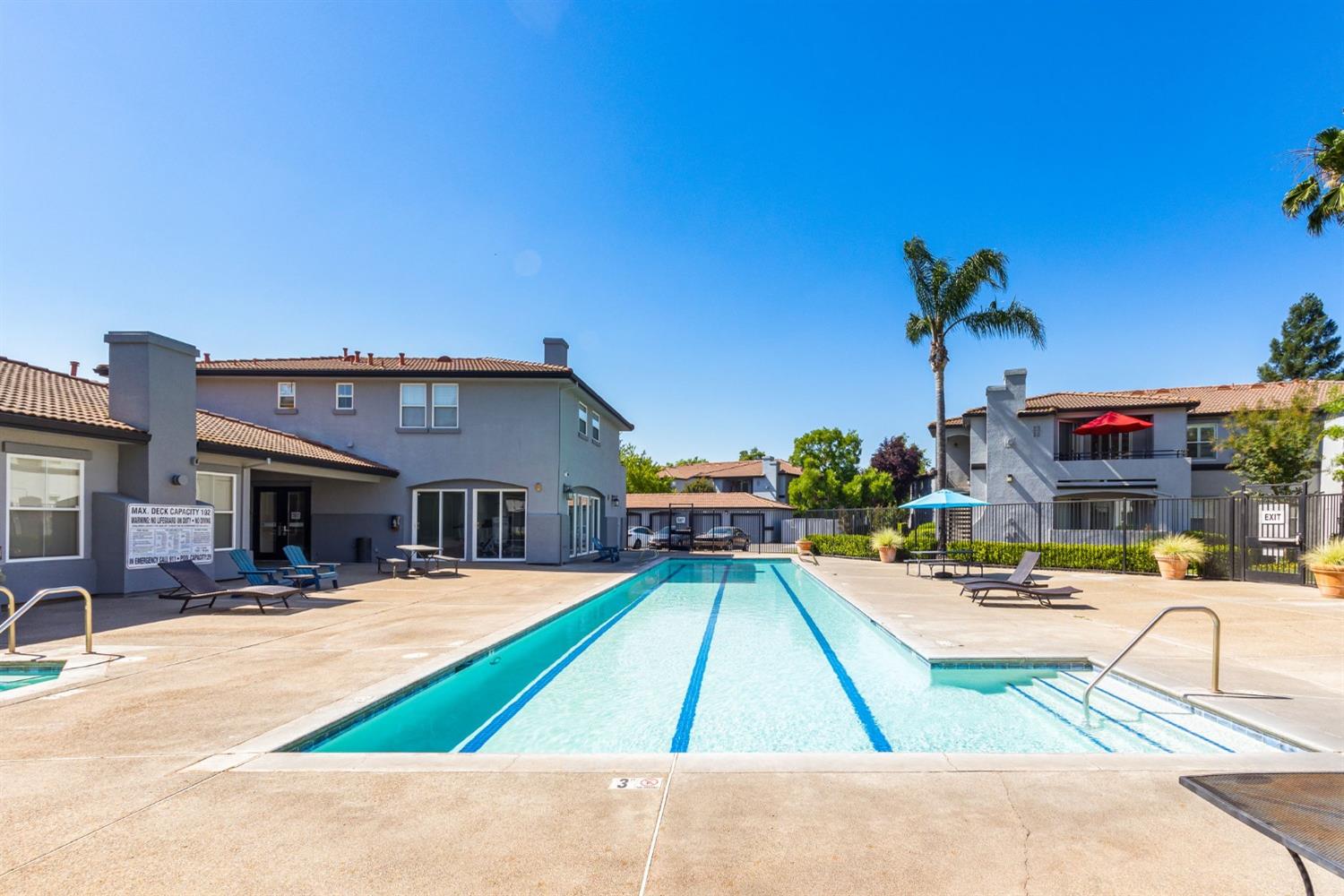 5201 Laguna Oaks Drive 200
