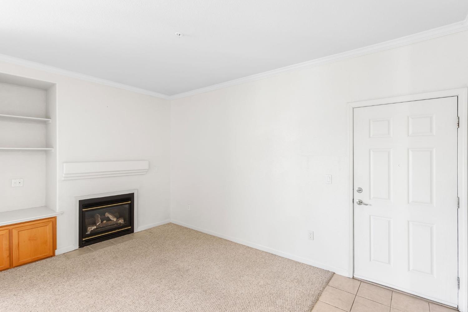 5201 Laguna Oaks Drive 200